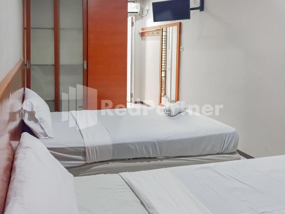 Sang Surya Guesthouse Syariah Near Rs Hasan Sadikin Mitra Reddoorz 반둥 외부 사진